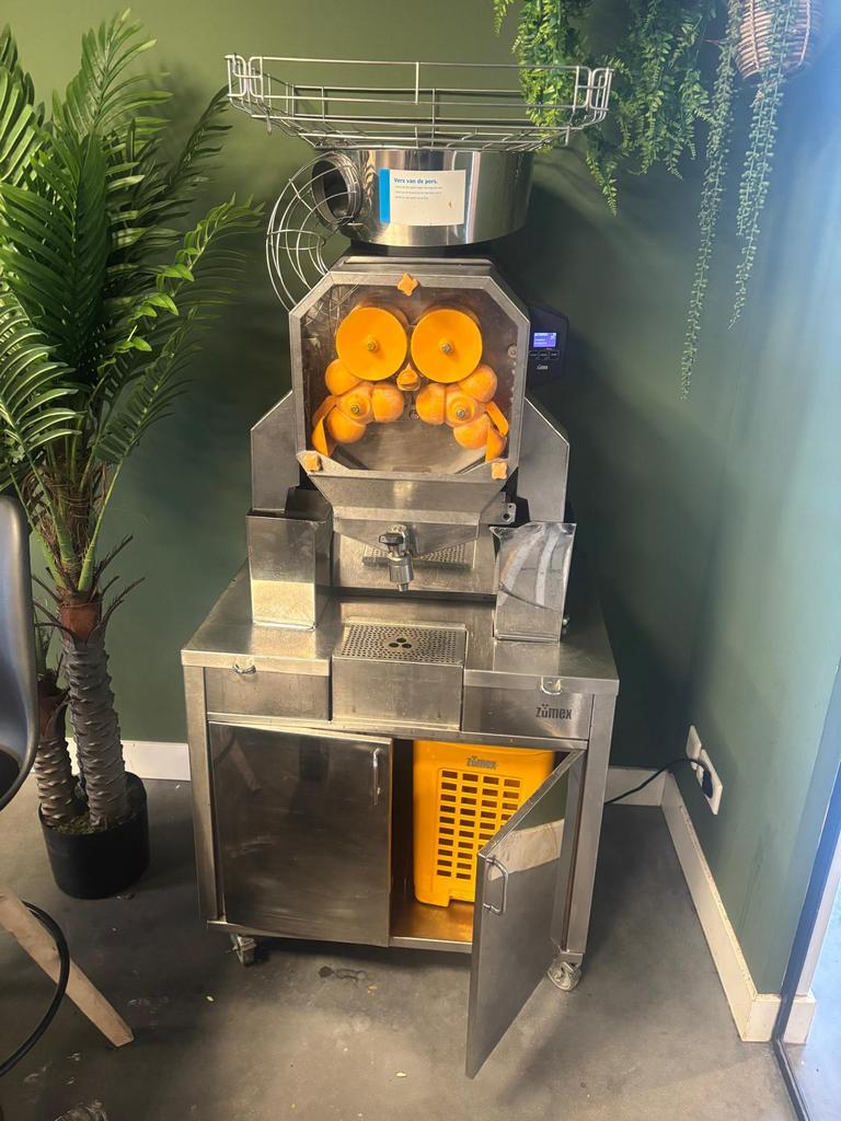 Zumex pro self service, Witgoed en Apparatuur, Juicers, Ophalen of Verzenden, Zo goed als nieuw, Elektrisch, Sapcentrifuge