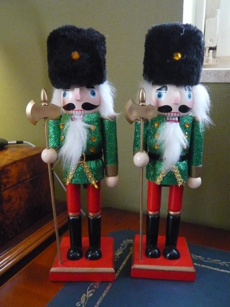 Notenkraker set 2 stuks 25cm nieuw groen rood, Diversen, Kerst, Ophalen of Verzenden, Nieuw