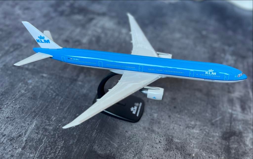 KLM Boeing 777-300 Miniatuur Schaalmodel, Ophalen of Verzenden, Zo goed als nieuw, Schaalmodel