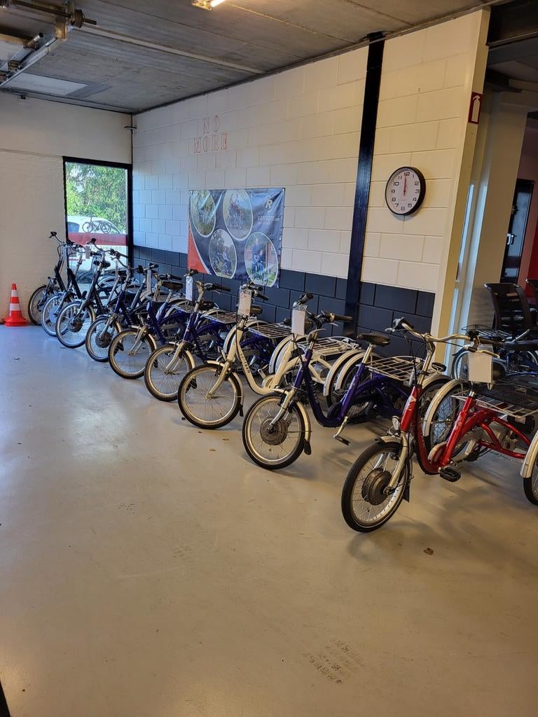 Oefen en Adviescentrum driewielfietsen Nunspeet., Ophalen, Zo goed als nieuw