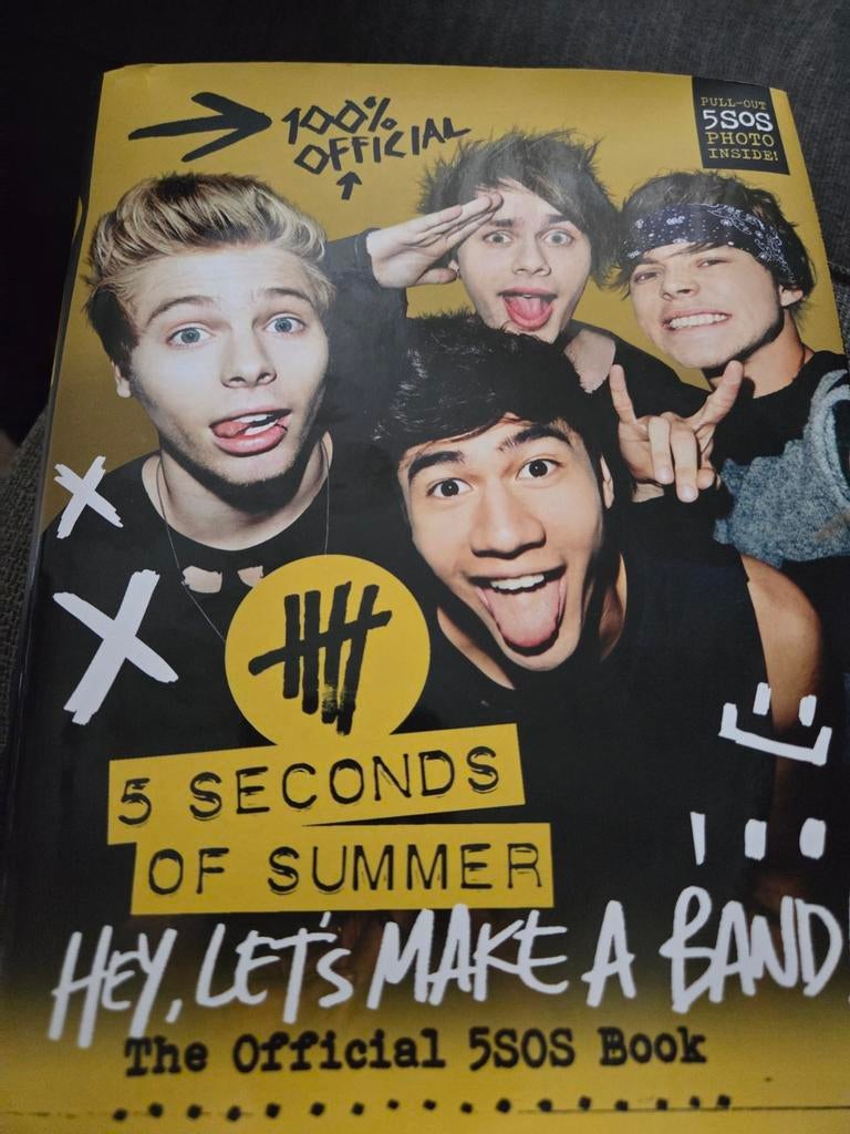 5 seconds of summer, hey, let's make a band, Ophalen, Artiest