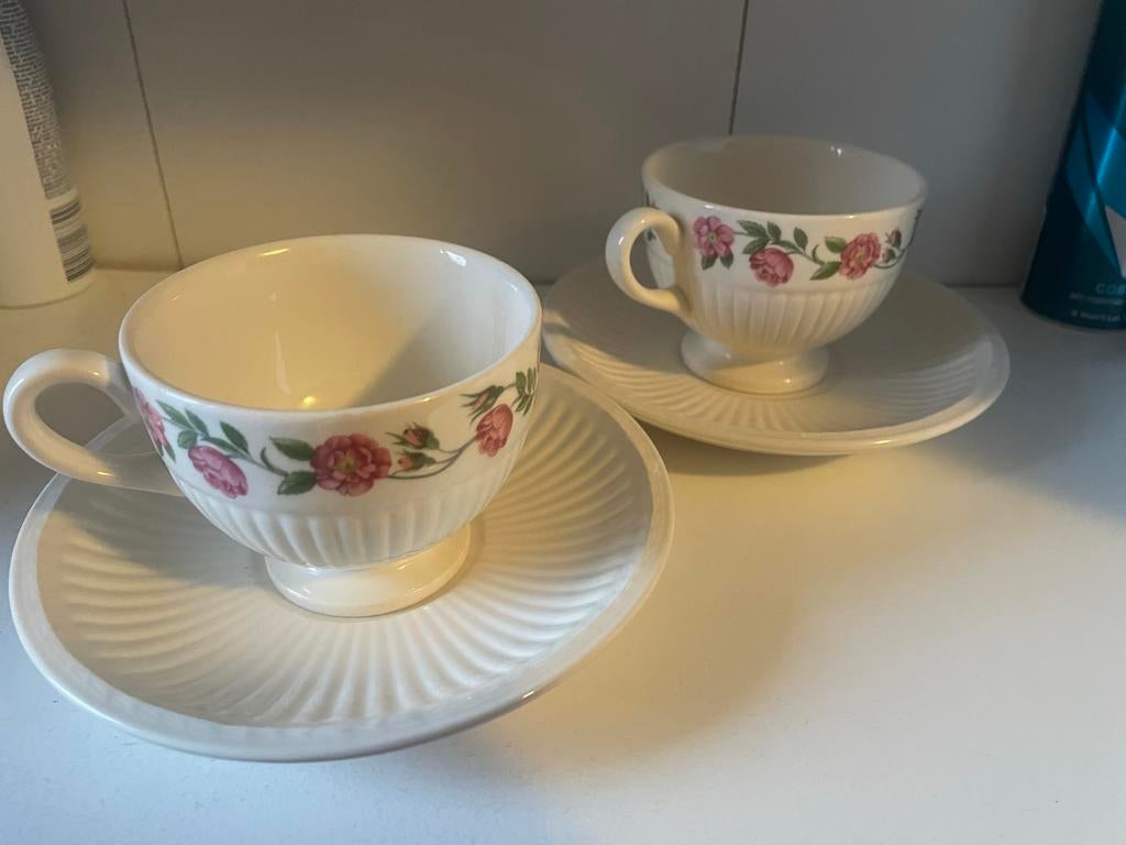 Wedgwood Rosalind  kop en schotel (2x), Wedgwood, Gebruikt, ., Ophalen of Verzenden