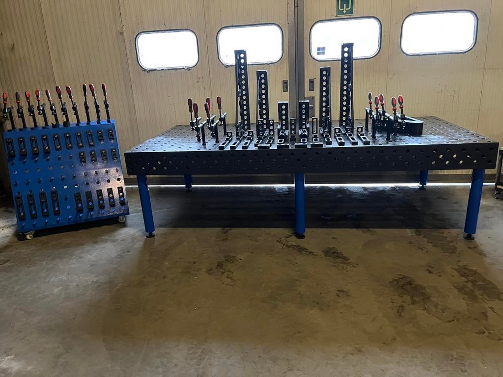 Opspantafel 3000x1500x200 mm gat 28 mm bladdikte 25 mm, Ophalen of Verzenden, Nieuw, 250 ampère of meer, Overige typen