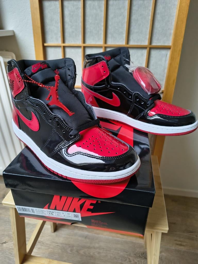 Jordan 1 Patent Bred 42,5/44/45, Zwart, Nike, Nieuw, Ophalen of Verzenden
