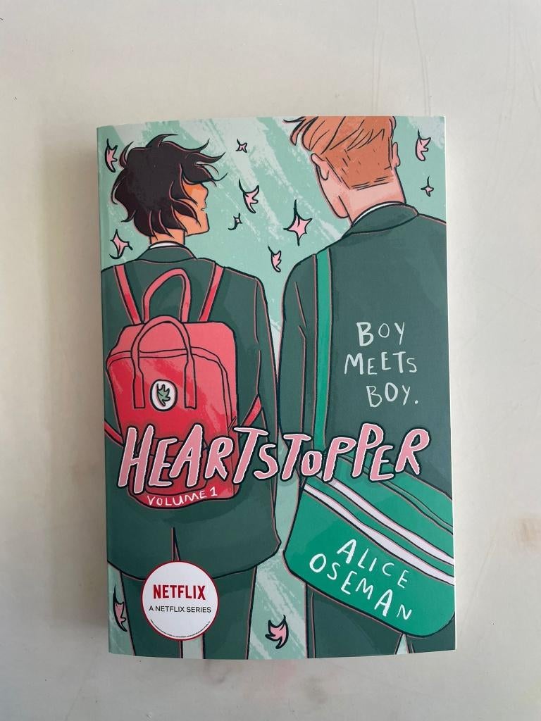 Heartstopper Volume One, Ophalen of Verzenden, Zo goed als nieuw