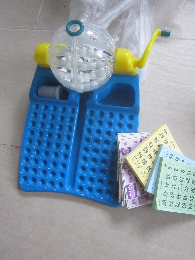 BINGO spel met nieuwe kaarten  is compleet., Ophalen of Verzenden, Zo goed als nieuw, Bouwen