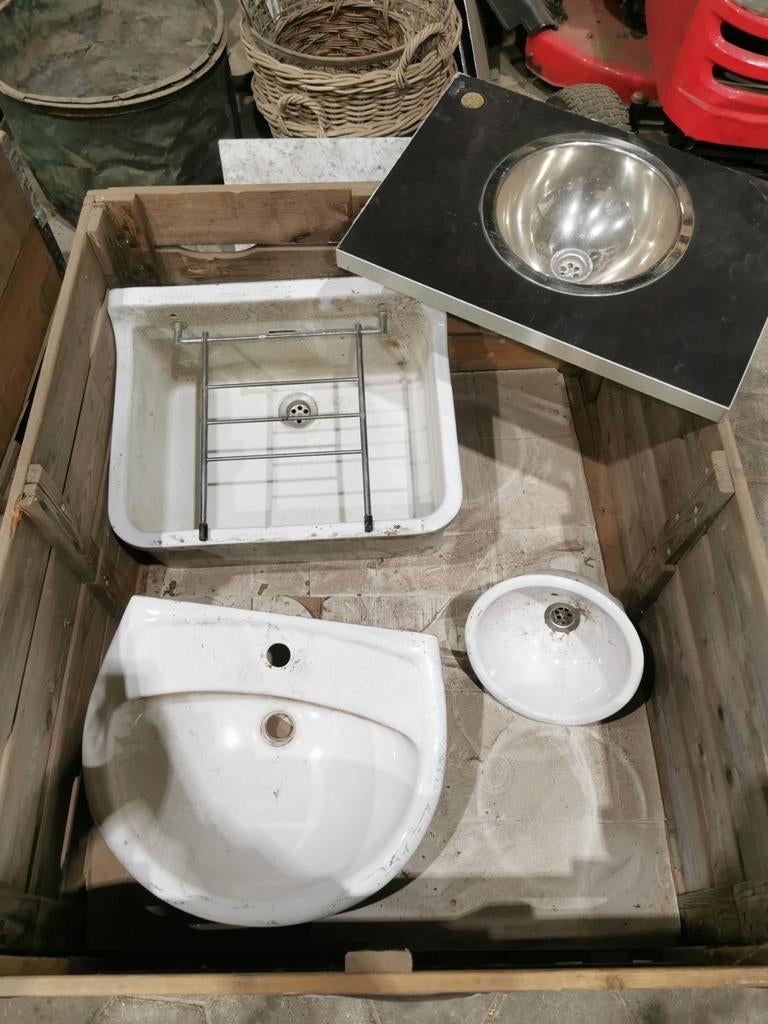Diverse wastafels en stortbak, Ophalen, Gebruikt, Rvs, Wastafel