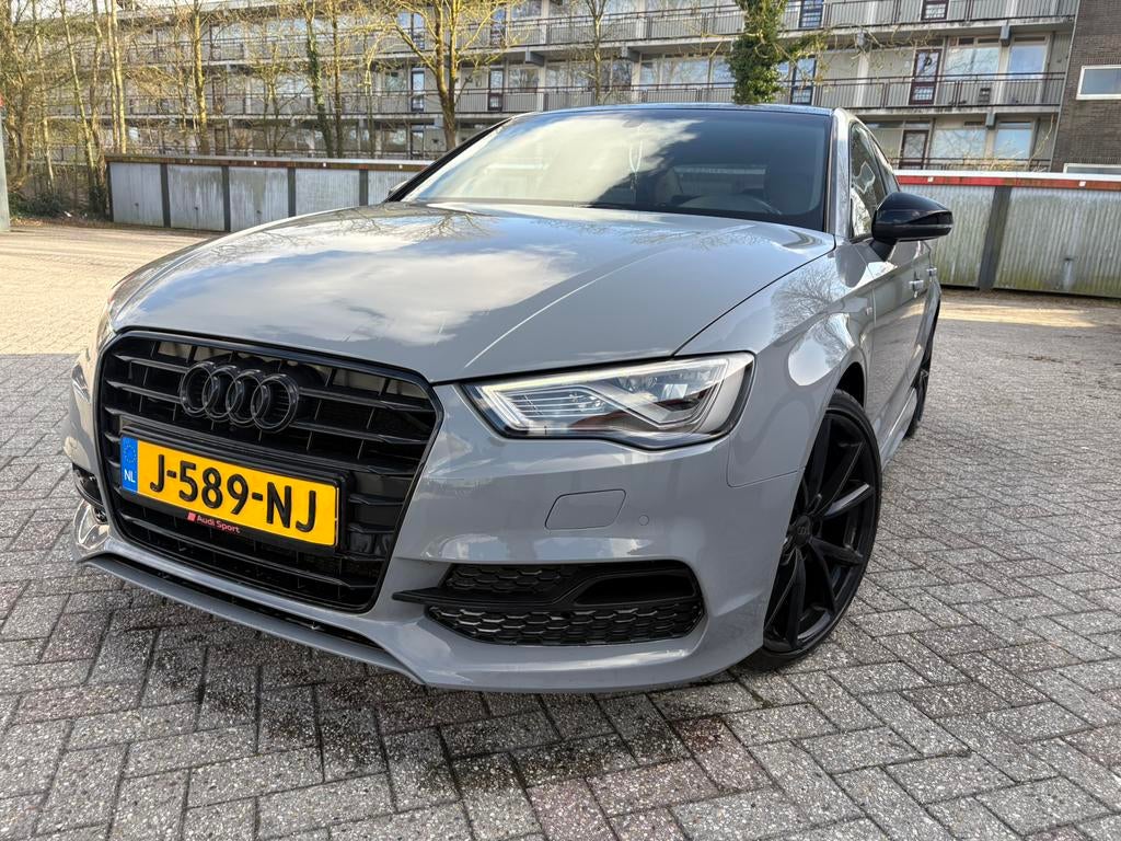 Audi A3 Sedan S-line NARDO GREY | Pano |Stoelverwarming, Auto's, 1225 kg, 4 cilinders, 1395 cc, Particulier
