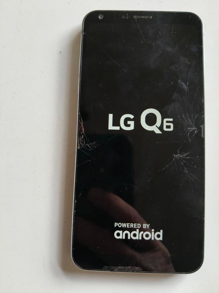 LG Q6 telefoon met gebruikerssporen, Telecommunicatie, Mobiele telefoons | LG, Gebruikt, Ophalen of Verzenden, Zonder simlock