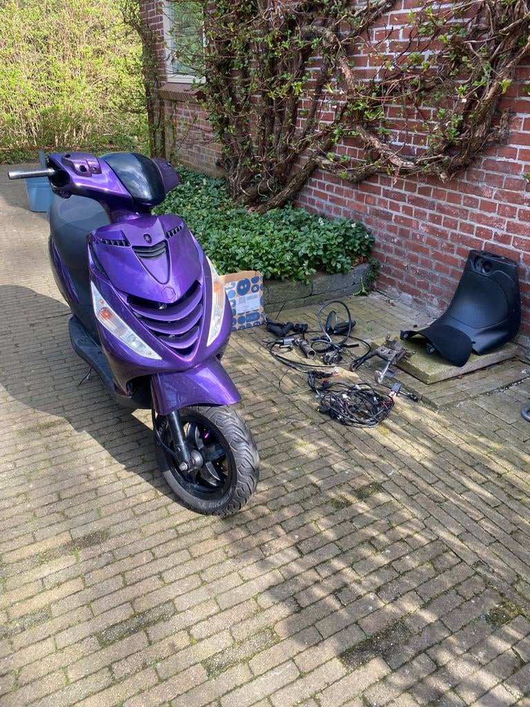 Piaggio Zip 4 Takt Project - Zonder Kenteken, Fietsen en Brommers, Scooters | Piaggio, Zo goed als nieuw, Zip, Maximaal 45 km/u