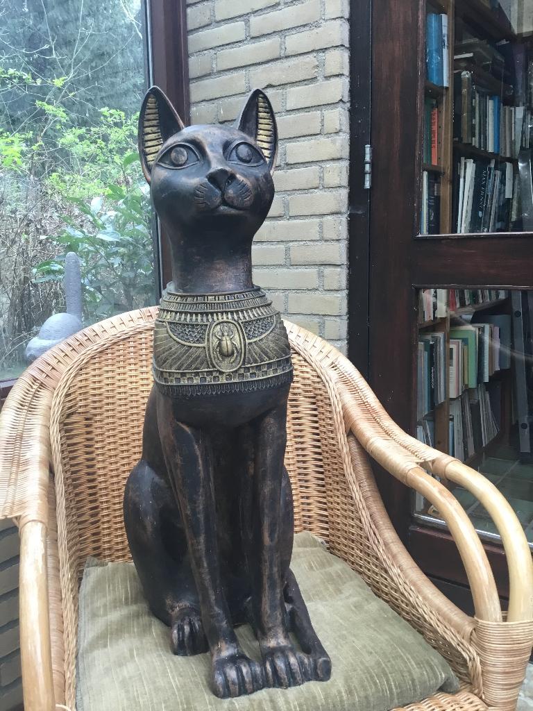 Standbeeld Egyptische kat, Antiek en Kunst, Kunst | Beelden en Houtsnijwerken, Ophalen of Verzenden