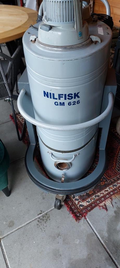 Nilfisk industrie stofzuiger, Ophalen, Gebruikt