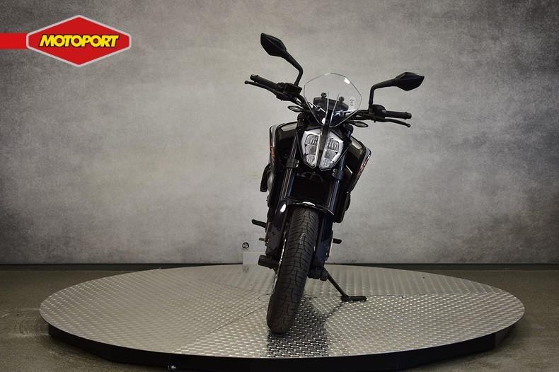 KTM 790 DUKE (bj 2019), KTM Sportmotorcycle GMBH, Bedrijf, Stallhofnerstrasse 3
5230  Mattighofen, AT, Wessel.Peters@ktm.com