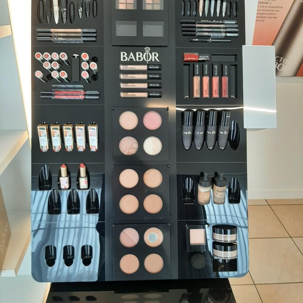 Babor make up display, Sieraden, Tassen en Uiterlijk, Uiterlijk | Cosmetica en Make-up, Ophalen, Zo goed als nieuw, Gehele gezicht