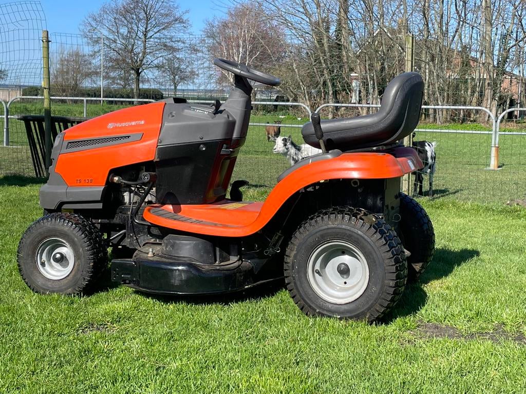 Zitmaaier husqvarna ts138, Ophalen, Zo goed als nieuw