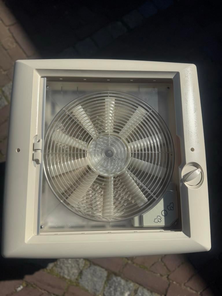 Maxfan Dakluik met ventilator, Caravans en Kamperen, Ophalen of Verzenden, Gebruikt