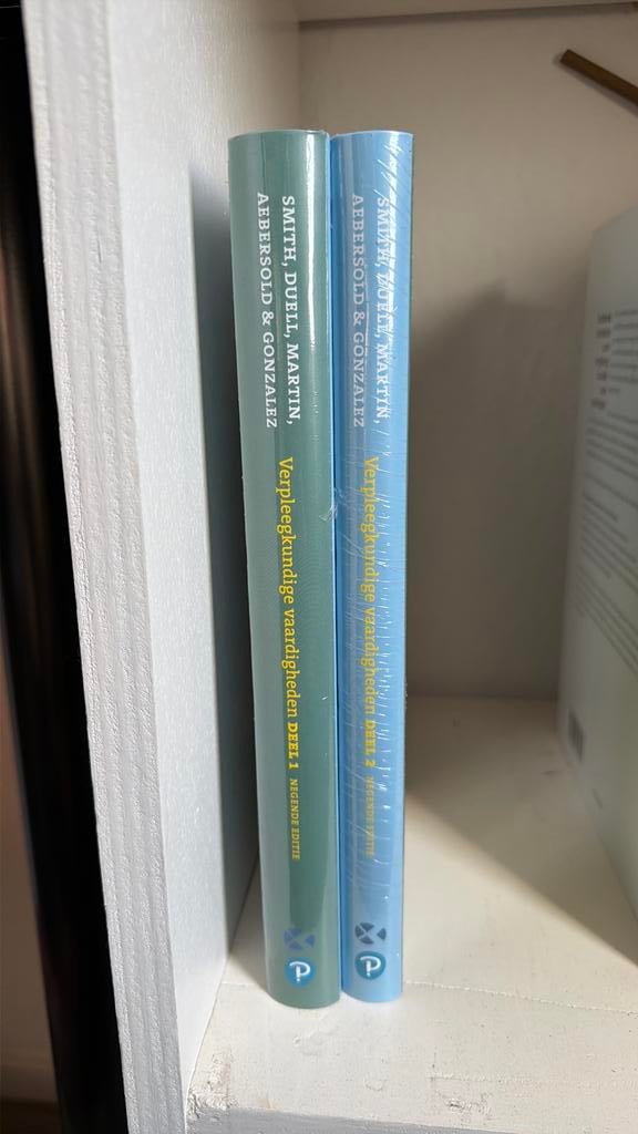 Verpleegkundige vaardigheden, deel 1+2,9e editie, verpakking, Ophalen, Donna J. Duell; Sandra F. Smith; Barbra C. Martin, Zo goed als nieuw