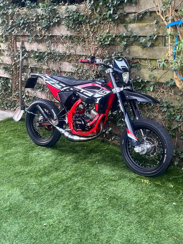 (Ruilen)Beta RR 50 Supermoto -, Fietsen en Brommers, Ophalen of Verzenden, Gebruikt, Maximaal 45 km/u