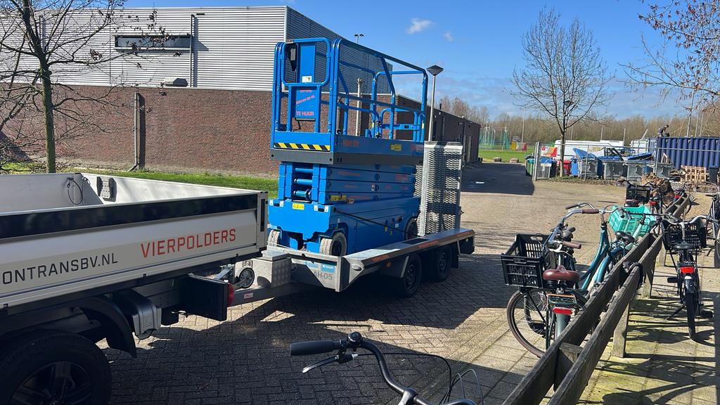 Schaarlift bouw jaar 2021 zo goed als nieuw!! 33 uur, Ophalen of Verzenden