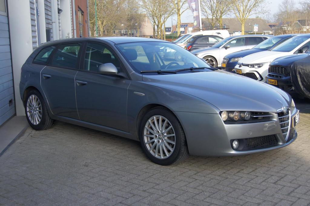 Alfa Romeo 159 Sportwagon 1.9 JTD Automaat Q-Tronic Distinct, Auto's, Alfa Romeo, Euro 5, Gebruikt, 4 cilinders, 150 pk