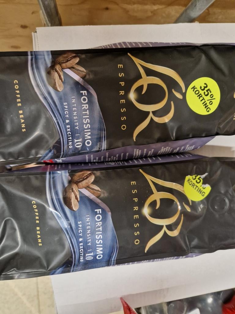 2 pakken koffiebonen, Ophalen