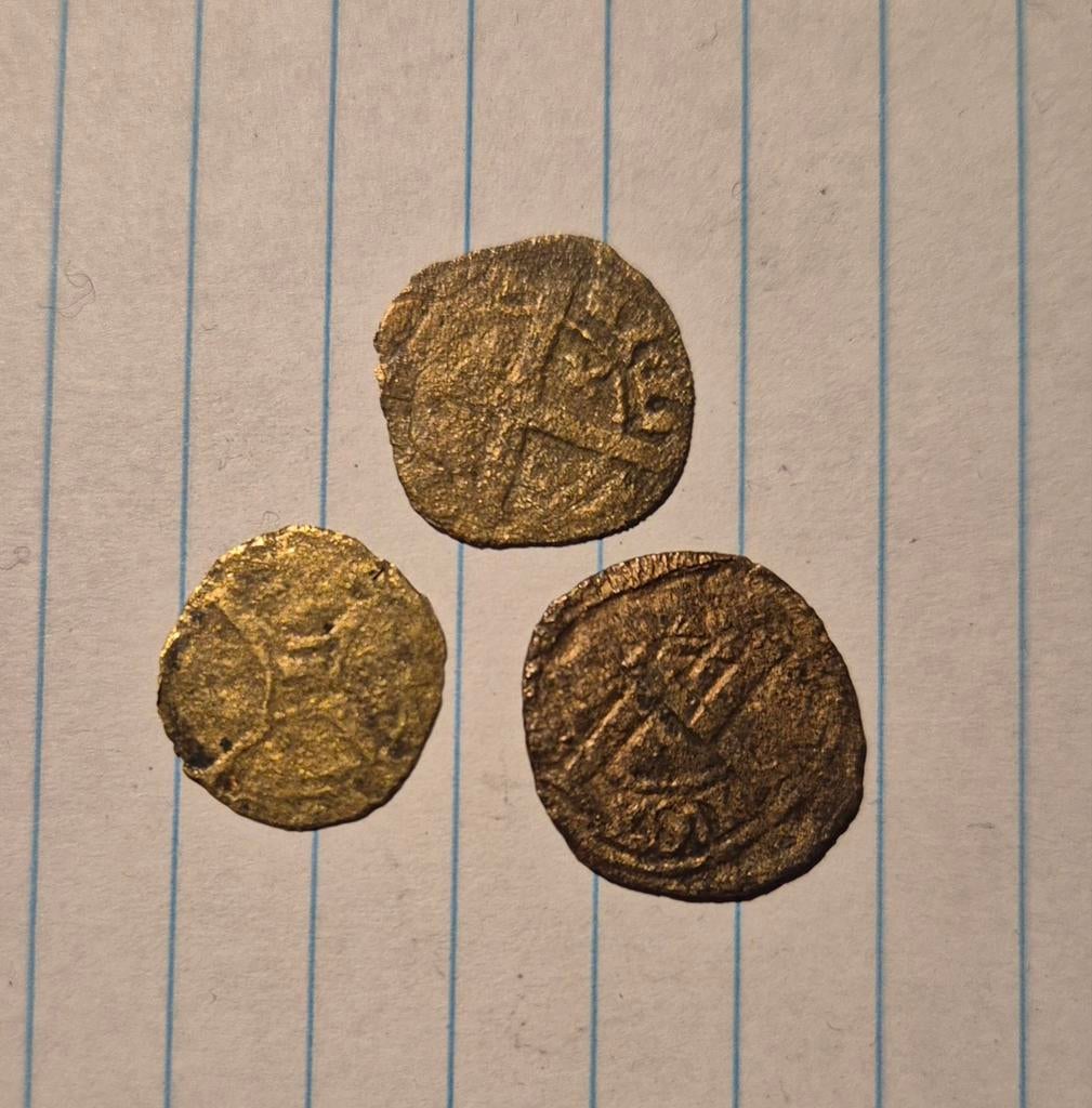 Lot van 3 muntjes bodemvondst, Postzegels en Munten, Munten | Nederland, Setje, Overige waardes, Vóór koninkrijk, Goud, Zilver