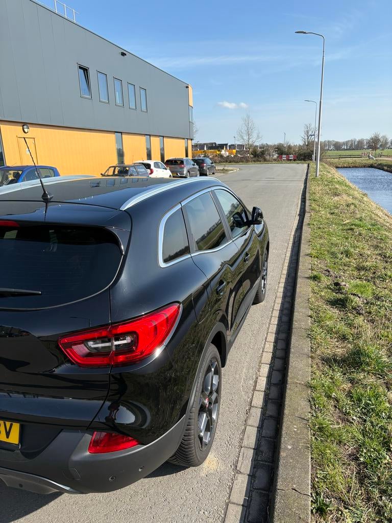 Renault Kadjar 1.2 TCE AUT 2017 Zwart, Auto's, Renault, Kadjar, Zwart, 4 cilinders, Zwart