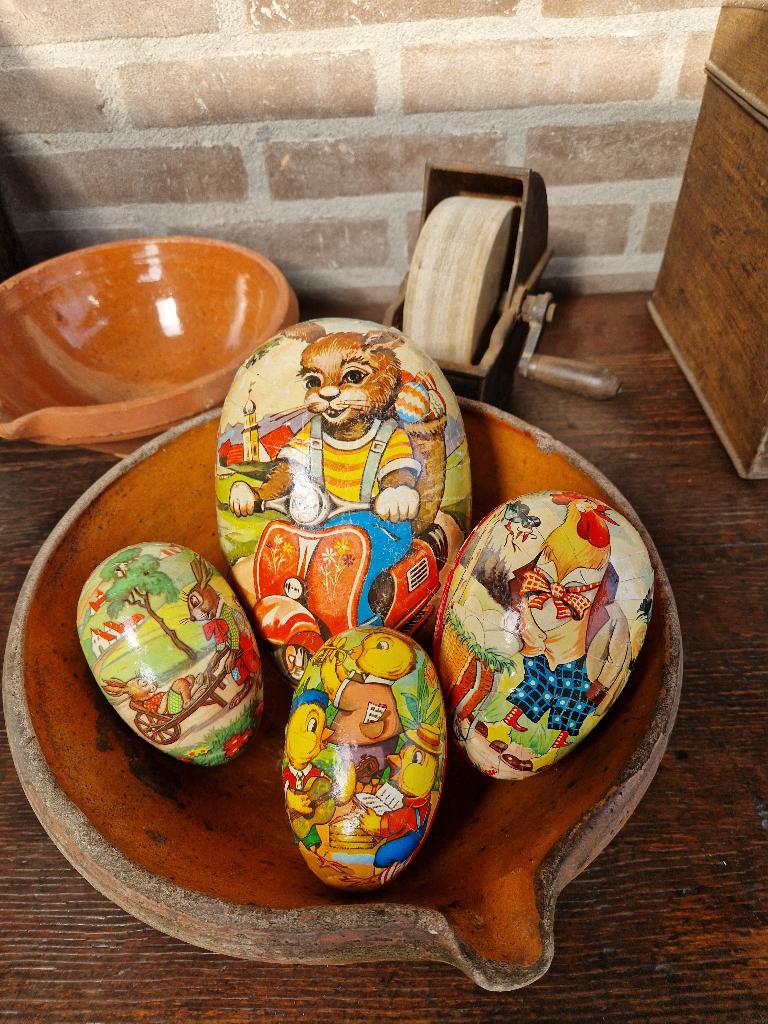 oude pasen - 4 oude paaseieren candy containers, Ophalen of Verzenden