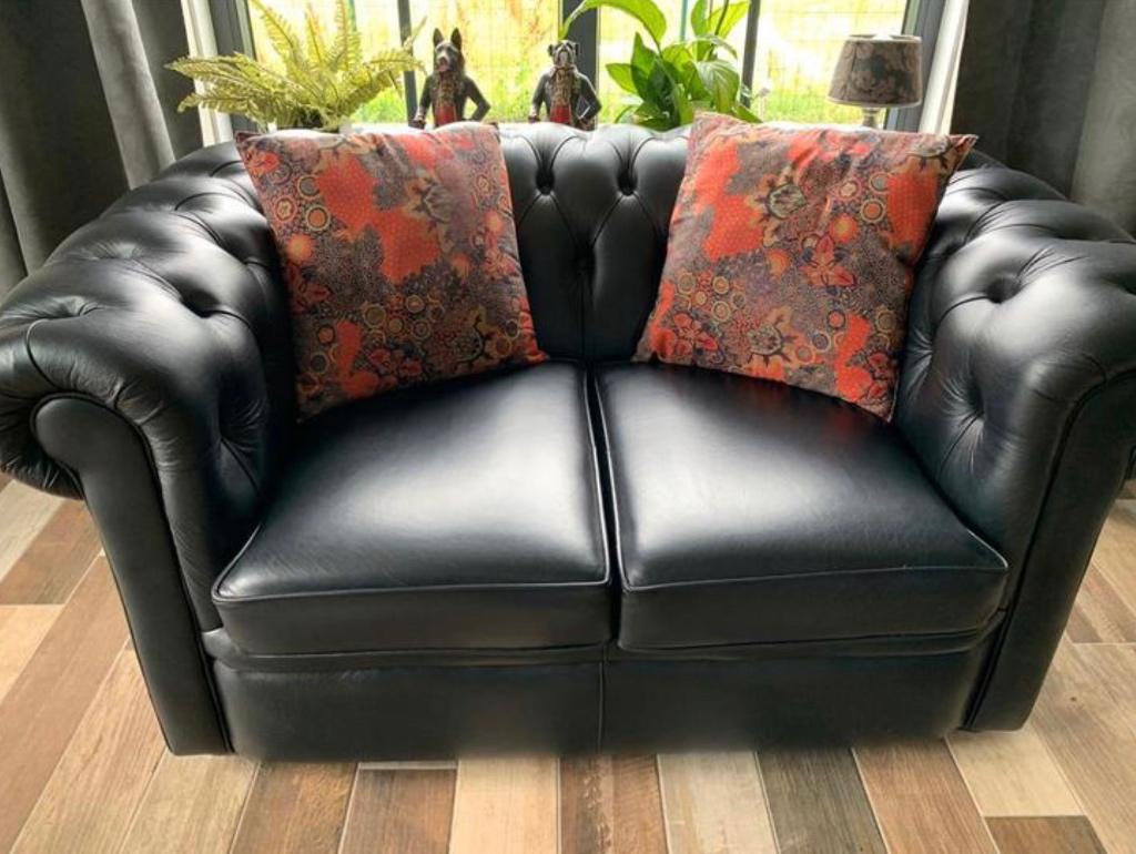 Zeer mooie leren Chesterfield 2zit”s bank +certificaat, Ophalen, Chesterfield, Tweepersoons, 75 tot 100 cm