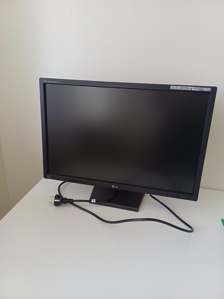 LG Flatron 22 inch monitor, Gebruikt, Full HD, Ophalen of Verzenden, LG
