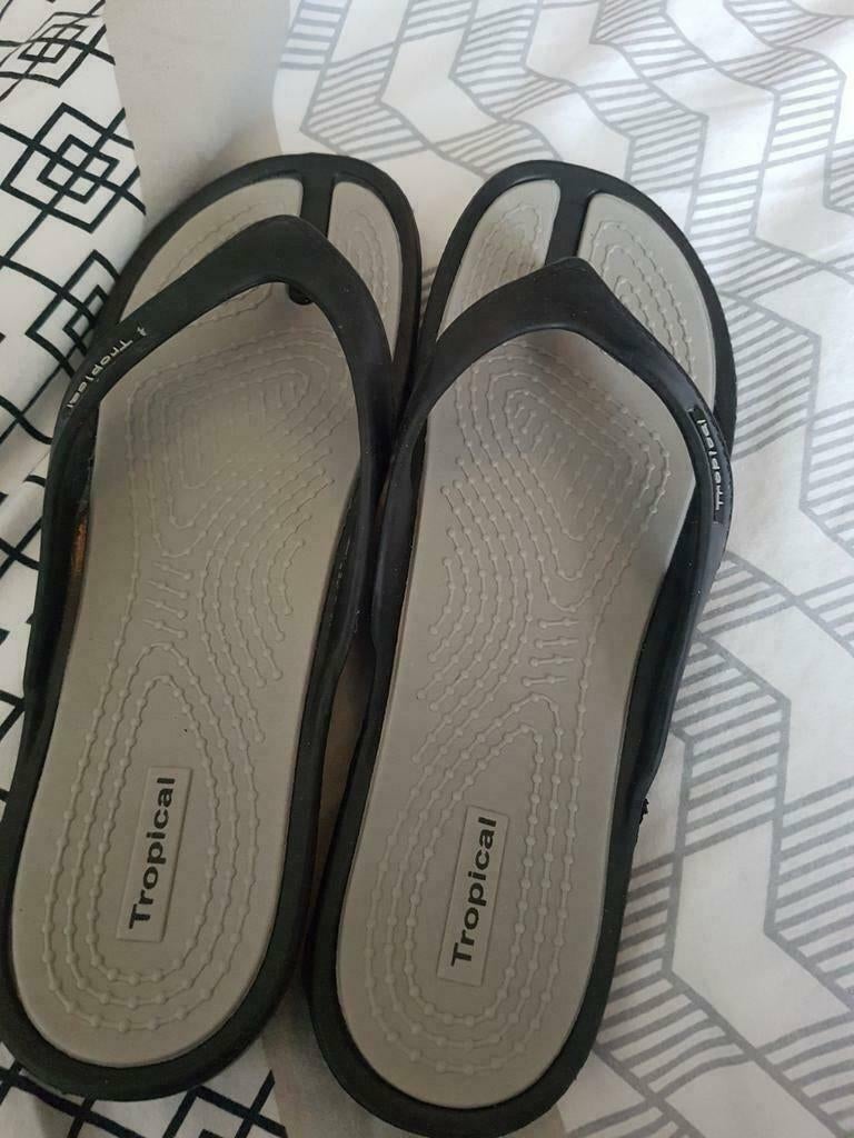 Nieuwe slippers maat 39, Slippers, Zwart, Nieuw, Ophalen of Verzenden