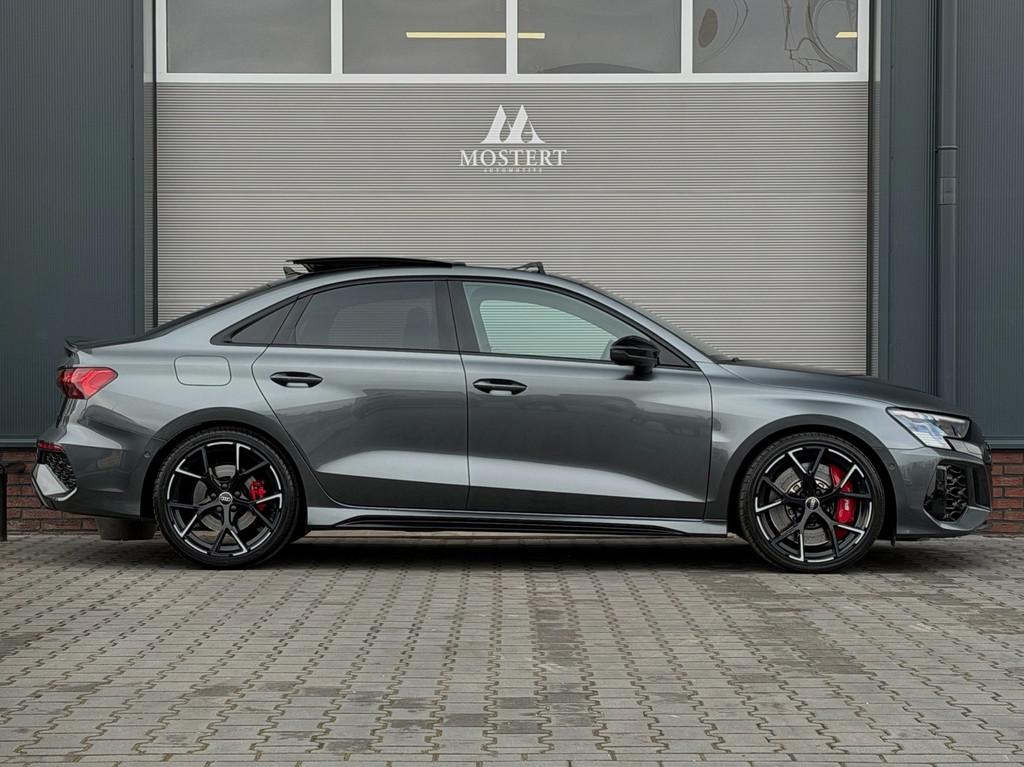 Audi RS3 2.5 TFSI/400pk RS 3 quattro|2022|Pano|Stoelverw.|B&, Automaat, Gebruikt, RS3, Leder