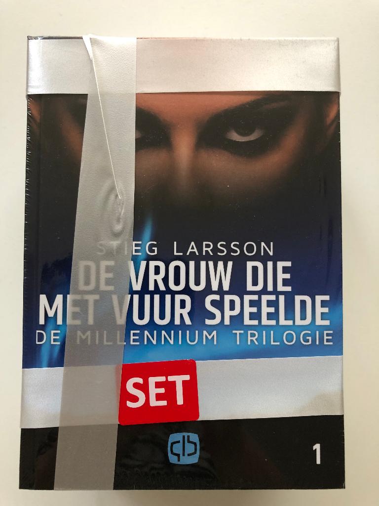 Millennium 1 - De vrouw die met vuur speelde (SEAL), Scandinavië, Verzenden, Nieuw, Stieg Larsson