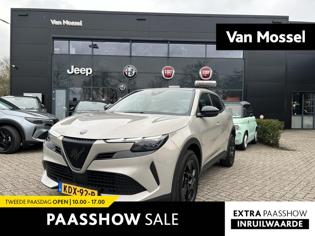 Alfa Romeo Junior 1.2 Turbo 145pk Hybrid Ibrida | Apple carp, Stof, Euro 6, 1199 cc, 620 kg