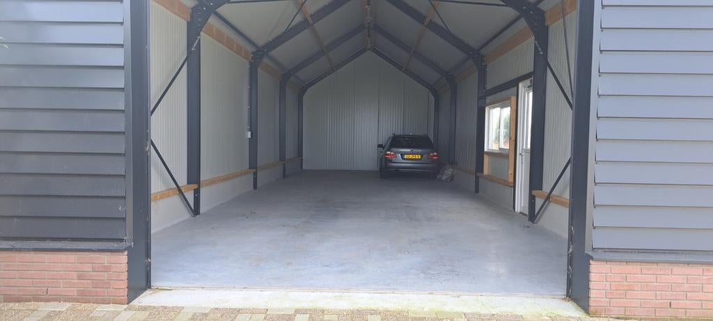 Luxe camperstalling heeft nog ruimte.