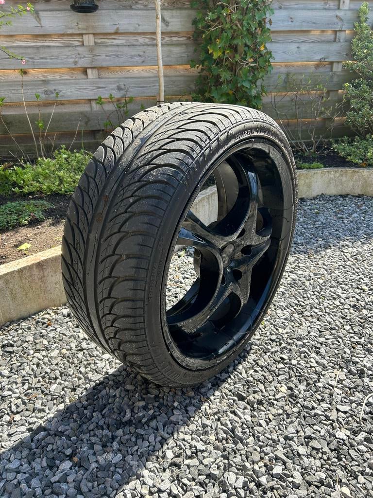 Zwarte velg met zomerband . Ophalen., Auto-onderdelen, Banden en Velgen, Ophalen, 18 inch, Gebruikt, Banden en Velgen