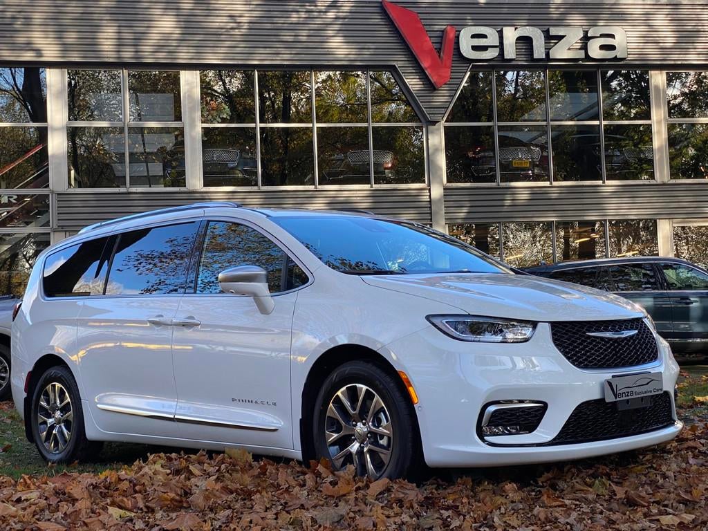 Chrysler Voyager 3.6 V6 Pinnacle Plug-in Hybride (bj 2025), Gebruikt, Met garantie (alle), 7 stoelen, Wit