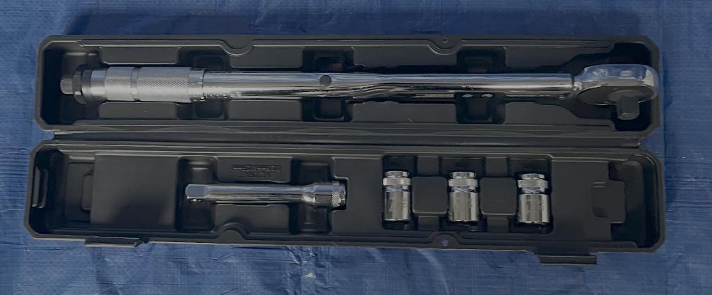 Momentsleutel + Garagekrik, Ophalen, Zo goed als nieuw