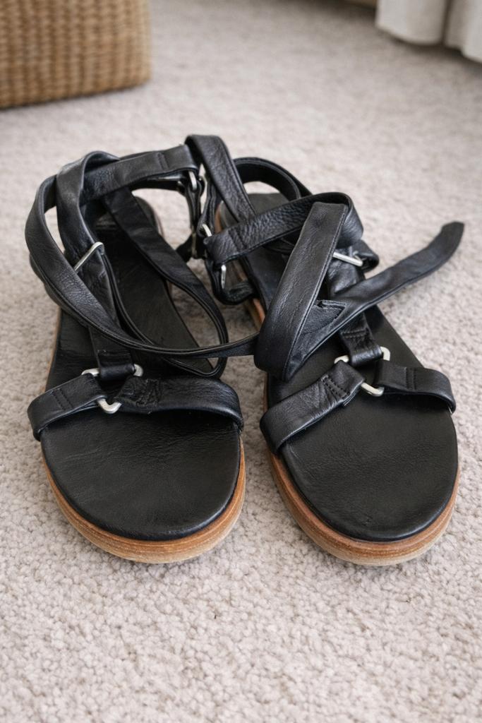 Shabbies zwarte leren sandalen maat 38, Ophalen of Verzenden, Zo goed als nieuw, Zwart, Sandalen of Muiltjes
