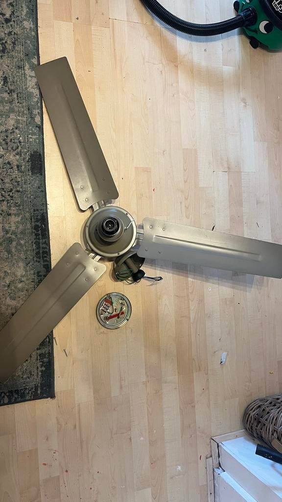 Plafondventilator met lichtpunt - Grijs, Witgoed en Apparatuur, Ventilatoren, Ophalen, Gebruikt, Plafondventilator