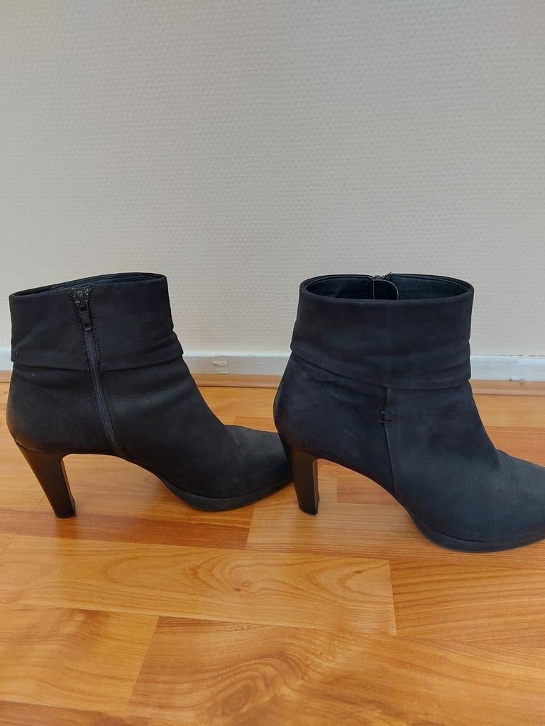 Zwarte korte laars, Kleding | Dames, Schoenen, Ophalen of Verzenden, Zo goed als nieuw, Zwart