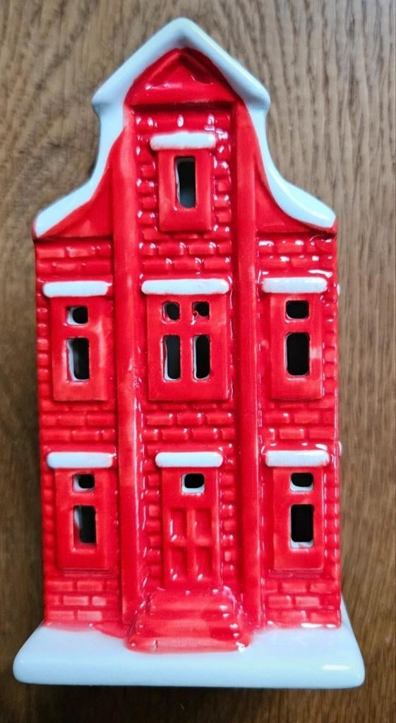 Huisje Postcode Loterij, Overige stijlen, Ophalen of Verzenden, Zo goed als nieuw, Rood