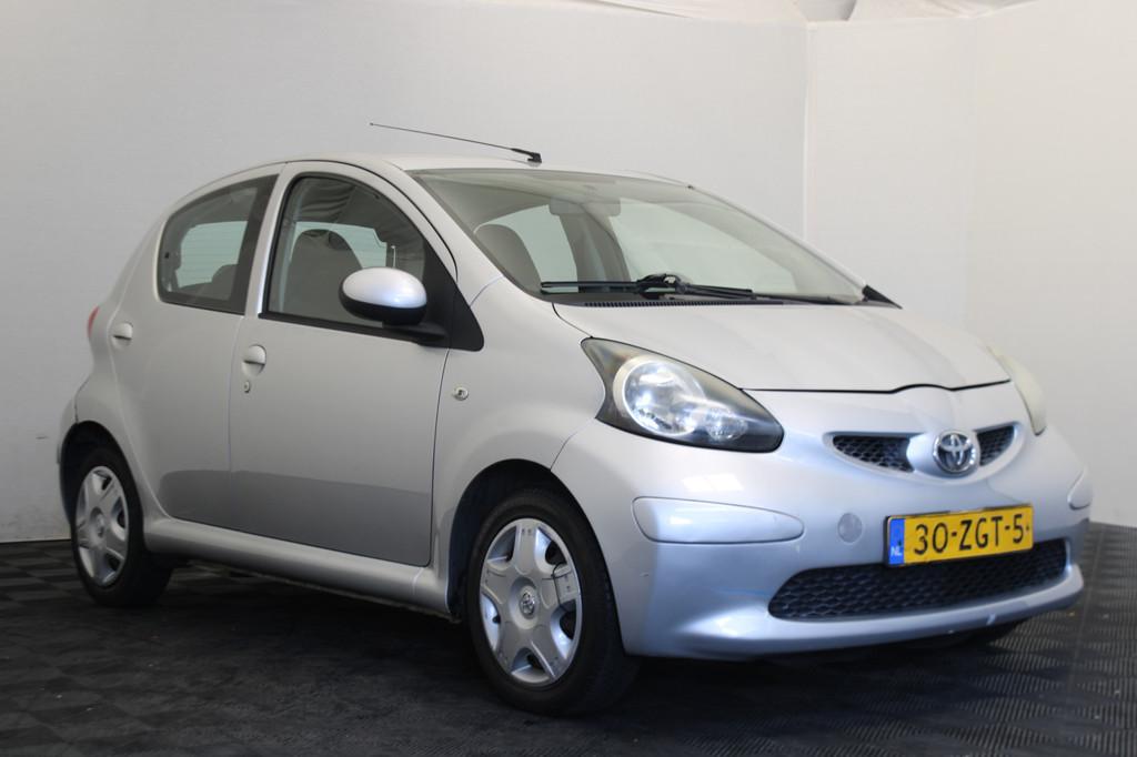 Toyota Aygo 1.0-12V (bj 2006), Auto's, Voorwielaandrijving, Stof, Gebruikt, Zwart