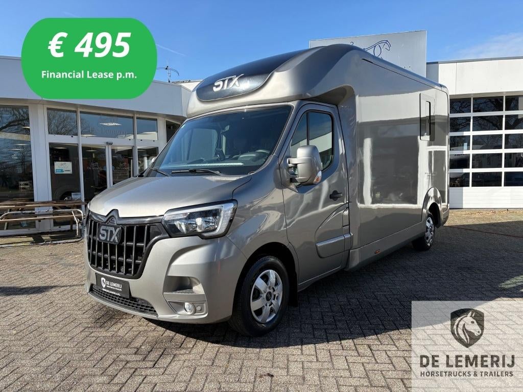 Renault Master STX Hengstenuitvoering Handbak 2024 BPM vrij, Ophalen, Zo goed als nieuw, Polyester, 2-paards trailer