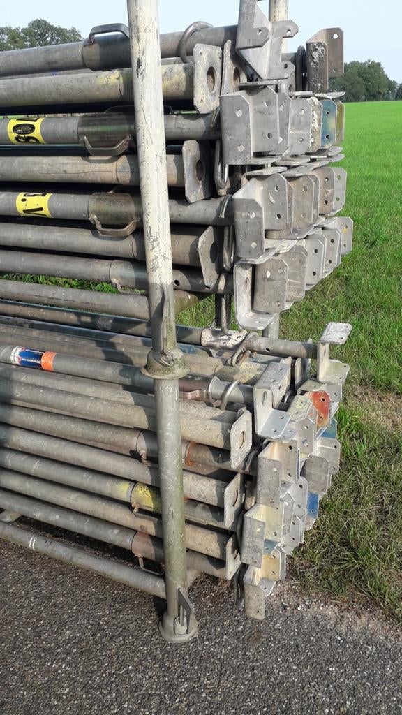 Bouwstempels, Ophalen, IJzer