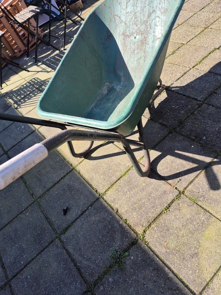 Kruiwagen met kunststof bak, Ophalen