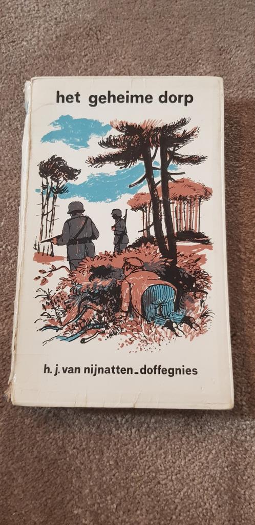 Het geheime dorp, Boeken, Ophalen of Verzenden, 20e eeuw of later, Gelezen