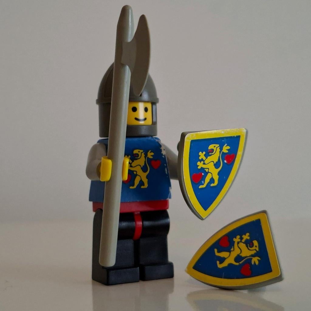 LEGO Classic Town, twn042, Castle Guard, Lion with Hearts, Ophalen of Verzenden, Gebruikt, Losse stenen, Lego