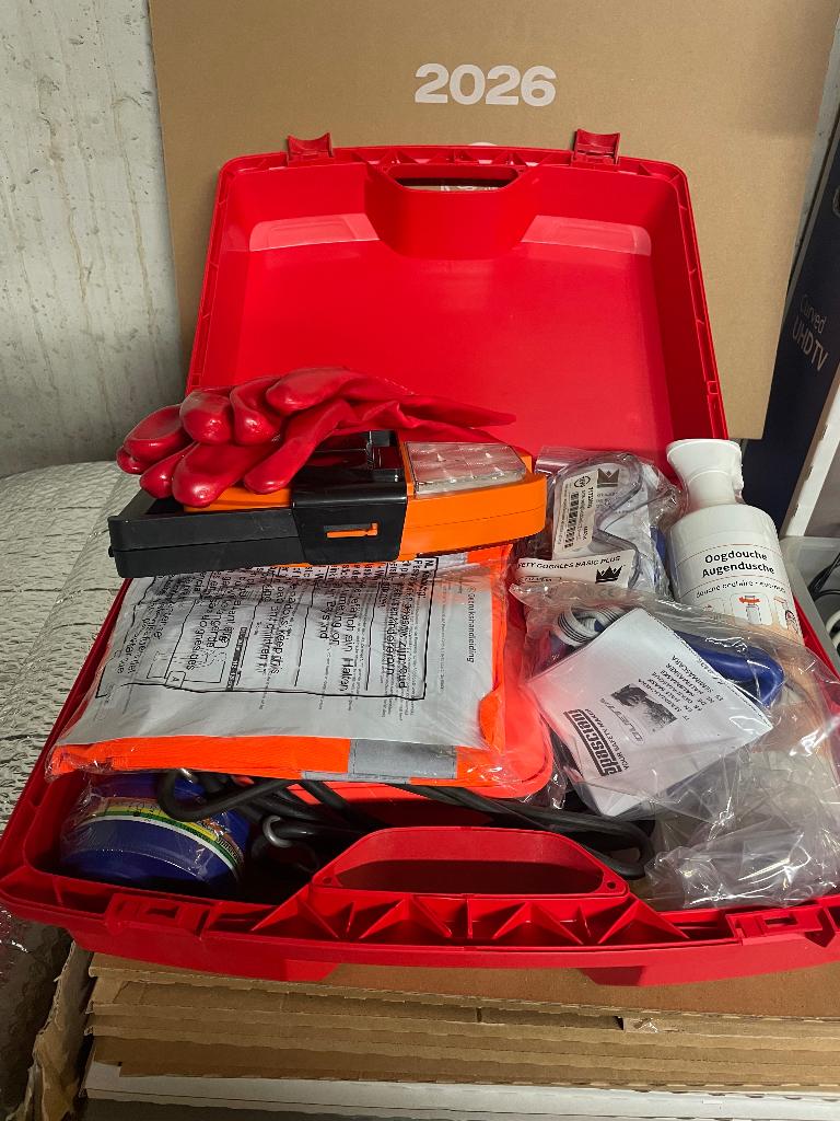 ADR koffer met 2 borden, Ophalen, Nieuw, Overige merken, Overige Auto-onderdelen