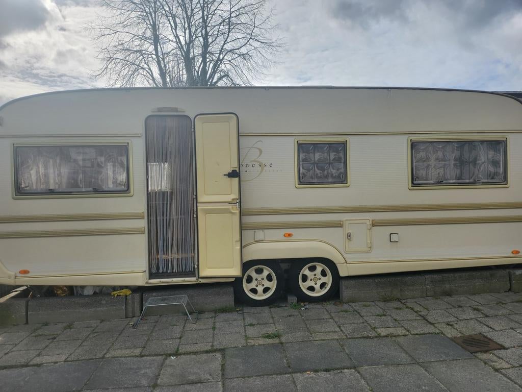 Tabbert Baroness 685 DF (2005) - ruime caravan, Vast bed, Rondzit, Tabbert, Koelkast